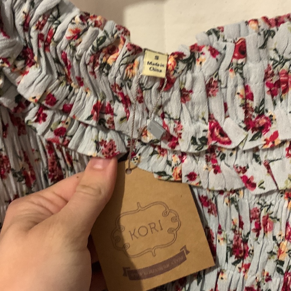 Floral loose top, off the shoulder - Picture 2 of 2